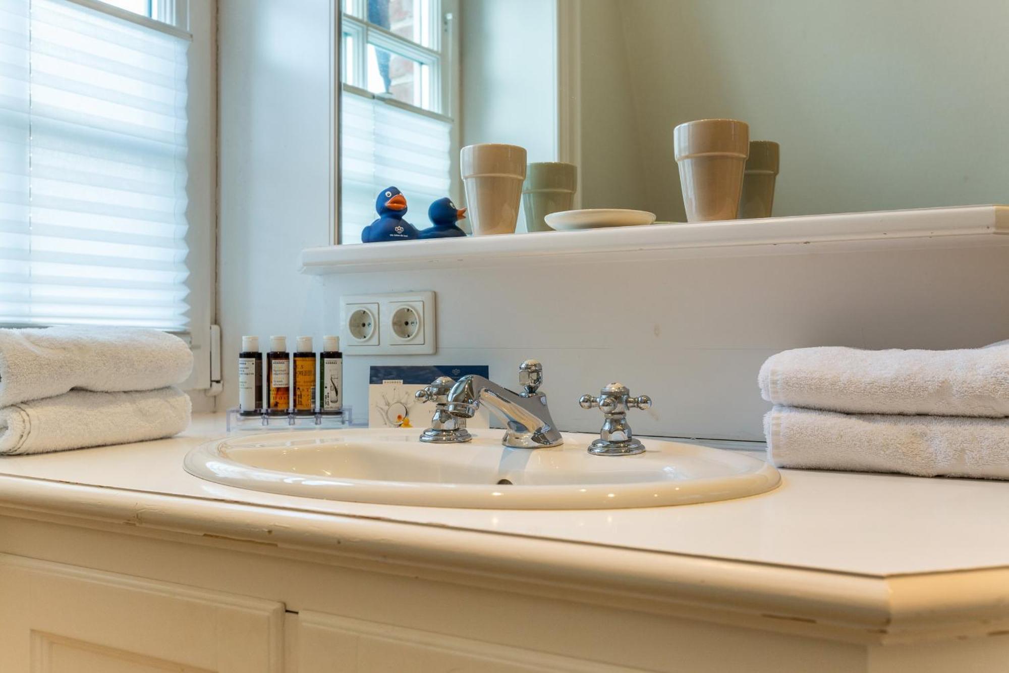 Apartment Oysterhues, App. 4 *
